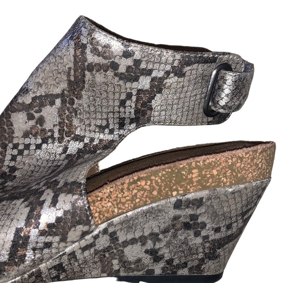 Boutique by CORKYS faux snakeskin calypso peep toe wedges women’s shoes size 6 - Picture 9 of 10